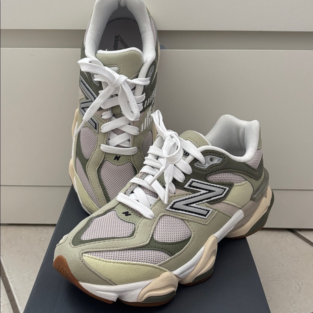 New Balance 9060 Green Sneakers
